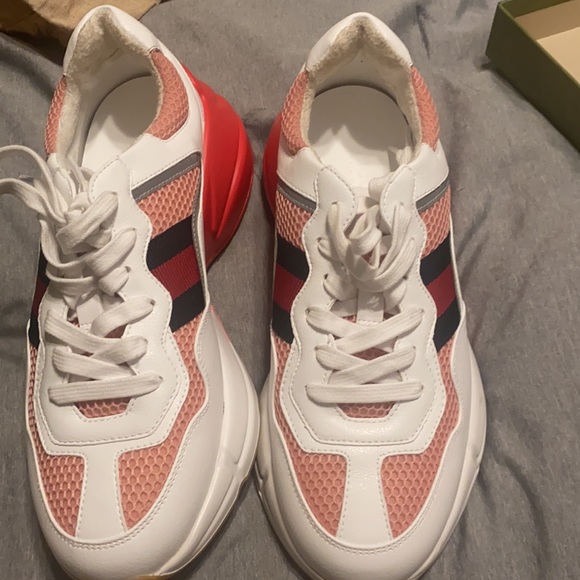 Gucci tennis shoe worn once. - Picture 2 of 7